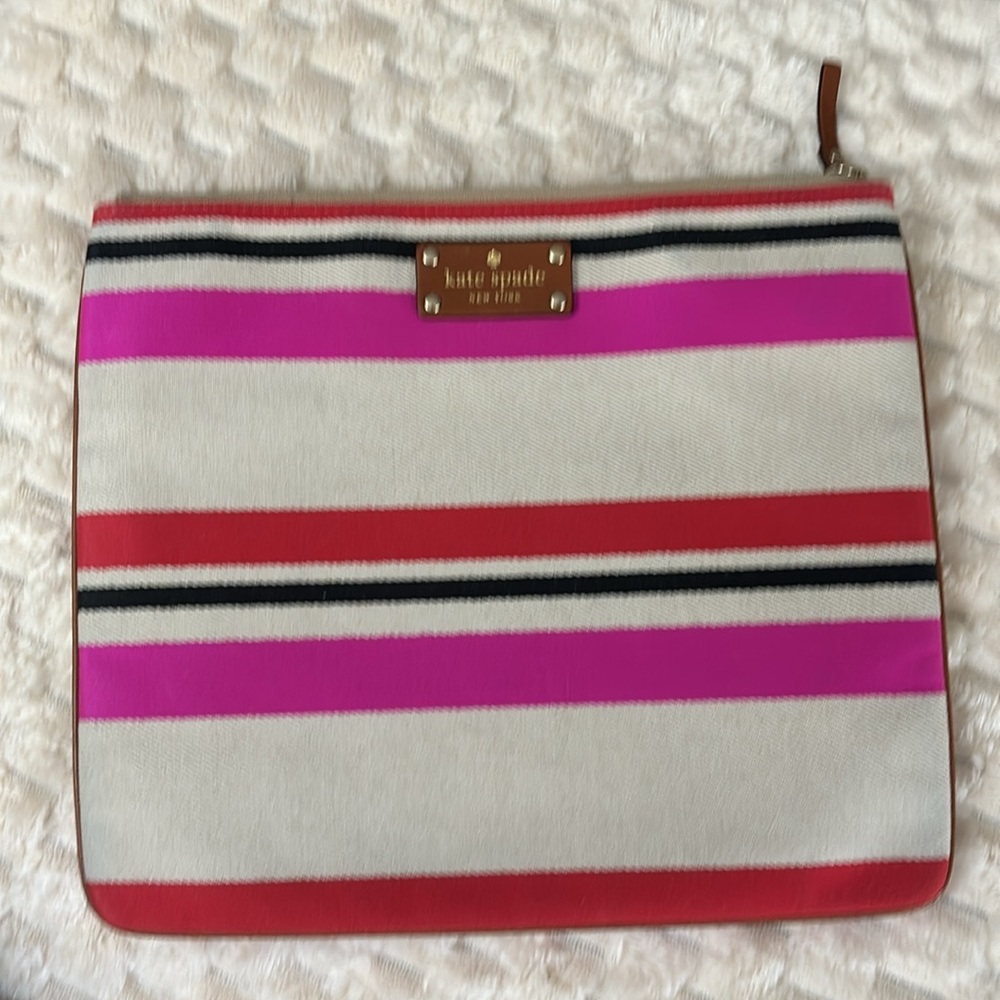 Kate Spade Zipper Case, can be used as an iPad cover/similar. Measures 11” x 10”